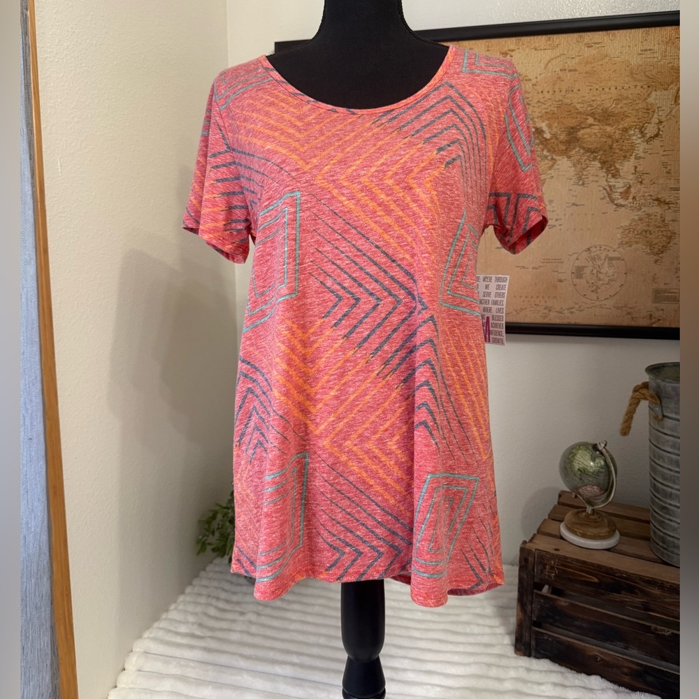Lularoe Classic T tee shirt size medium